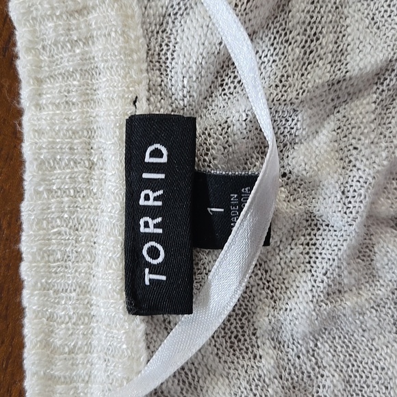 Torrid Cream Open-Front Three Quarter Sleeve Cropped Caridigan Shrug Size 1X - Picture 4 of 14